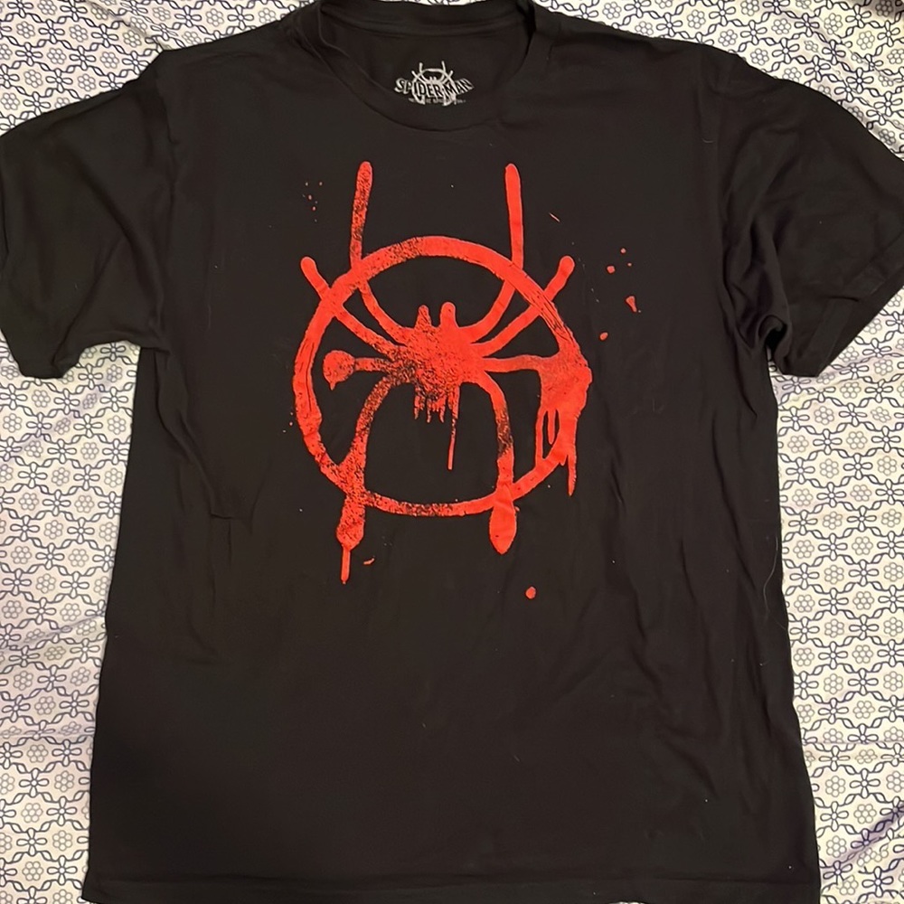 Selling: Boys spider-man t-shirt. Size XL.